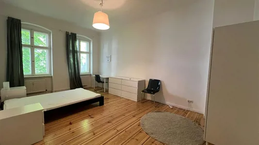 Rooms in Berlin Charlottenburg-Wilmersdorf - photo 2