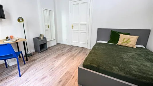 Rooms in Berlin Charlottenburg-Wilmersdorf - photo 3