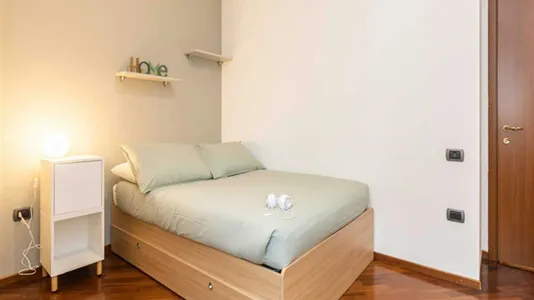 Rooms in Milano Zona 5 - Vigentino, Chiaravalle, Gratosoglio - photo 1