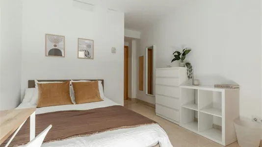 Rooms in Madrid Centro - photo 1