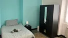 Room for rent, Genoa, Liguria, &lt;span class=&quot;blurred street&quot; onclick=&quot;ProcessAdRequest(13184678)&quot;&gt;&lt;span class=&quot;hint&quot;&gt;See streetname&lt;/span&gt;[xxxxxxxxxxxxx]&lt;/span&gt;