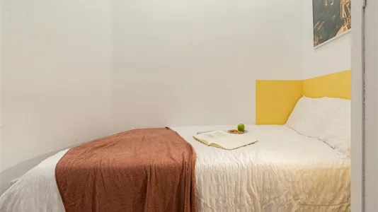 Rooms in Barcelona Ciutat Vella - photo 2