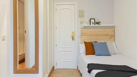 Rooms in Madrid Centro - photo 4