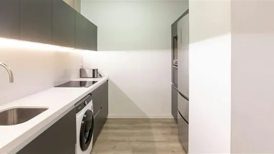 Rooms in Barcelona Ciutat Vella - photo 6