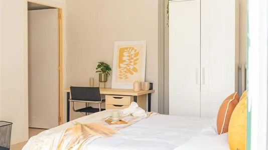 Rooms in Barcelona Ciutat Vella - photo 2