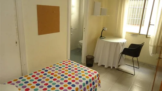 Rooms in Córdoba - photo 2