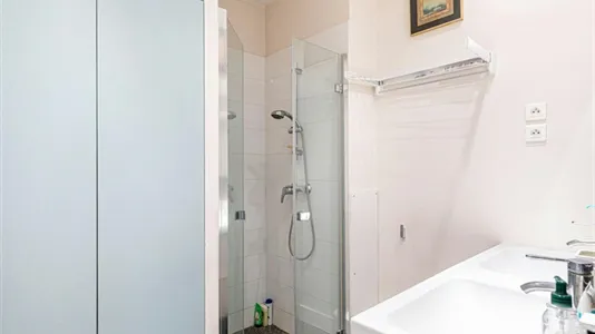 Apartments in Paris 16éme arrondissement (North) - photo 7