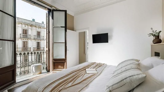 Rooms in Barcelona Ciutat Vella - photo 2