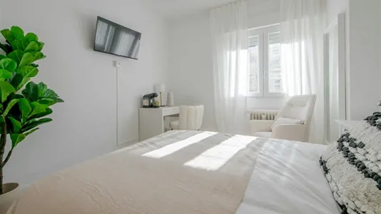 Rooms in Madrid Chamberí - photo 2