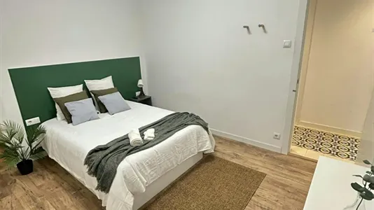 Rooms in Barcelona Sants-Montjuïc - photo 2