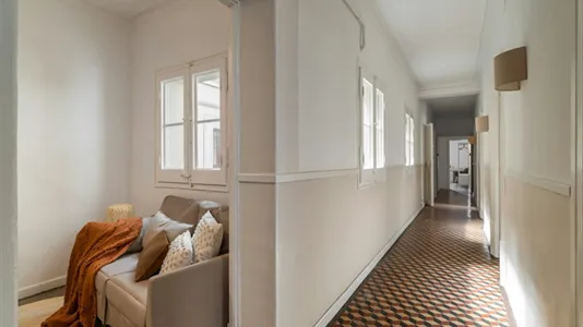 Rooms in Barcelona Ciutat Vella - photo 7