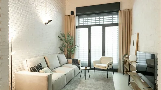 Apartments in Barcelona Eixample - photo 2