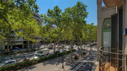 Rooms in Barcelona Eixample - photo 10