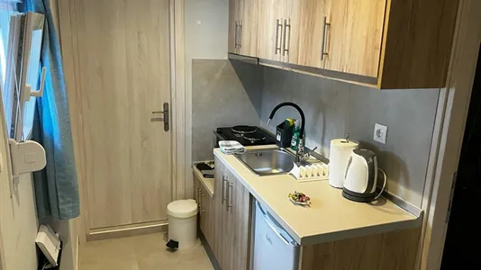 Rooms in Neapoli-Sykies - photo 4