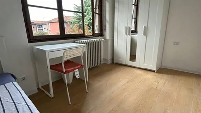 Room for rent in Milano Zona 8 - Fiera, Gallaratese, Quarto Oggiaro, Milan