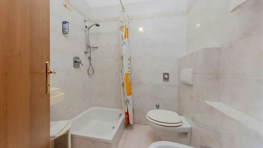 Rooms in Novara - photo 6