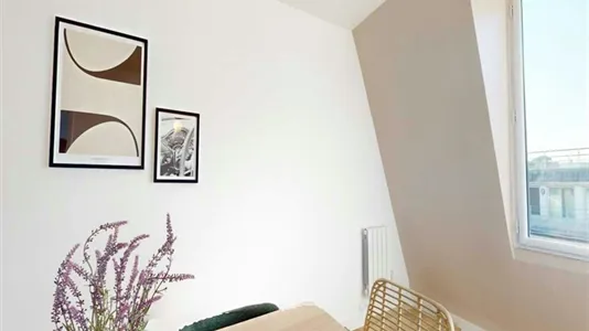 Rooms in Paris 8ème arrondissement - photo 10