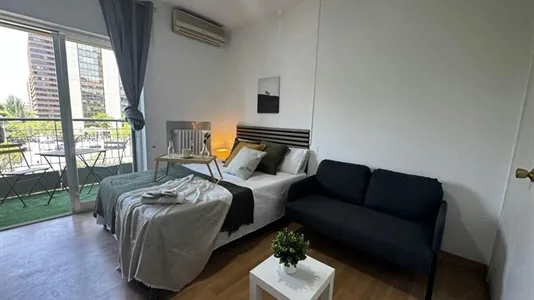 Rooms in Madrid Centro - photo 1