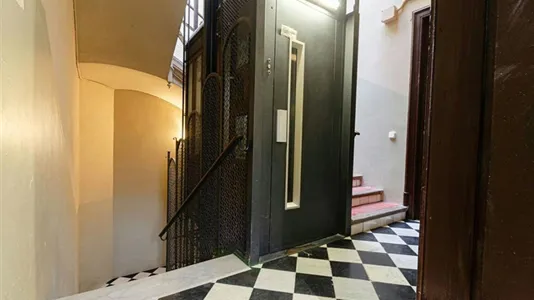 Rooms in Barcelona Ciutat Vella - photo 7