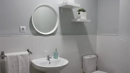 Rooms in Madrid Centro - photo 7