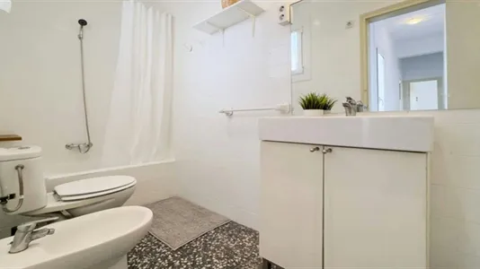 Rooms in Barcelona Eixample - photo 5