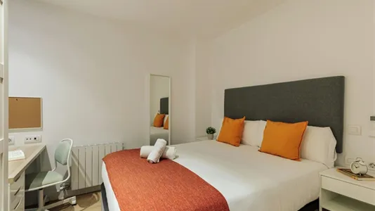 Rooms in Barcelona Eixample - photo 8