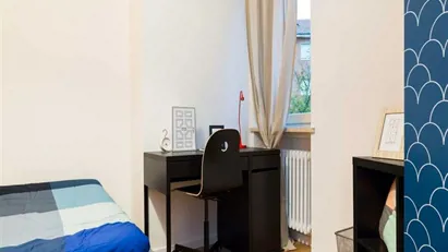 Room for rent in Milano Zona 6 - Barona, Lorenteggio, Milan