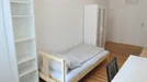 Room for rent, Berlin, &lt;span class=&quot;blurred street&quot; onclick=&quot;ProcessAdRequest(12642873)&quot;&gt;&lt;span class=&quot;hint&quot;&gt;See streetname&lt;/span&gt;[xxxxxxxxxxxxx]&lt;/span&gt;