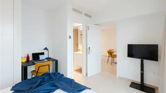 Rooms in Málaga - photo 2