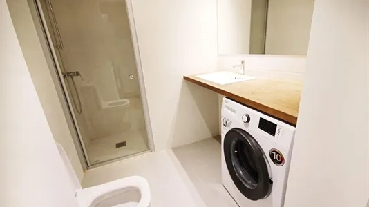 Rooms in Barcelona Sants-Montjuïc - photo 9