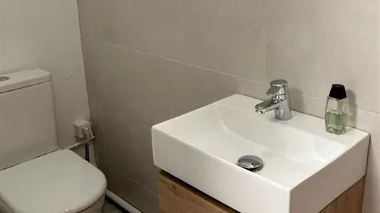 Rooms in Badalona - photo 10