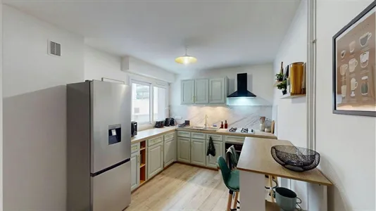 Rooms in Saint-Julien-en-Genevois - photo 8