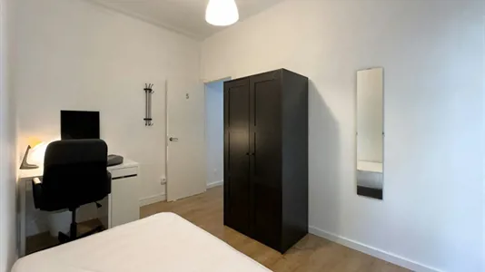 Rooms in Barcelona Eixample - photo 3