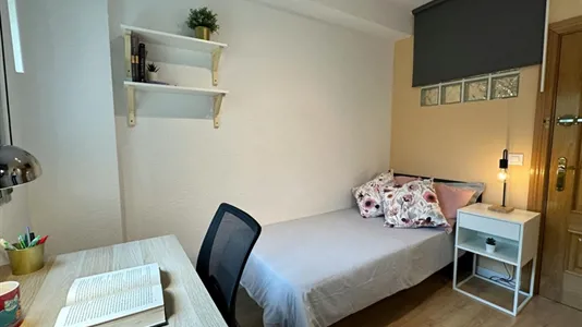 Rooms in Madrid Carabanchel - photo 1