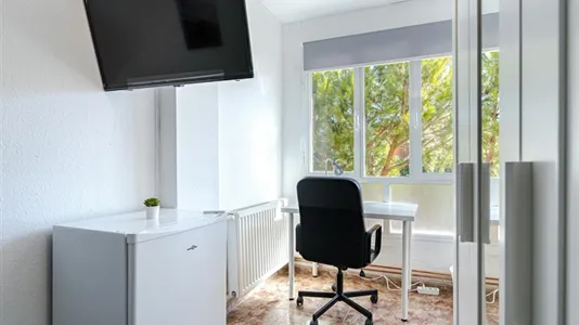 Rooms in Guadalajara - photo 4