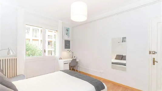 Rooms in Barcelona Eixample - photo 2