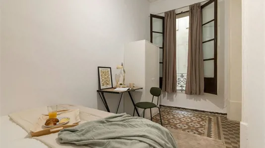 Rooms in Barcelona Ciutat Vella - photo 3