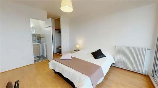 Rooms in Lyon - photo 1