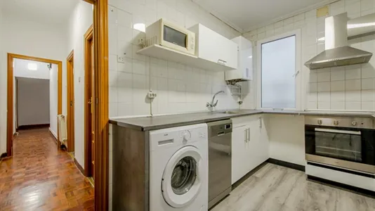 Rooms in Madrid Chamartín - photo 10