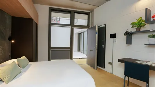 Apartments in Barcelona Ciutat Vella - photo 5