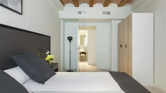 Apartments in Barcelona Ciutat Vella - photo 2