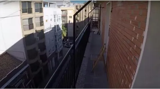 Rooms in el Camí de Vera - photo 5