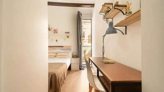 Rooms in Barcelona Ciutat Vella - photo 2