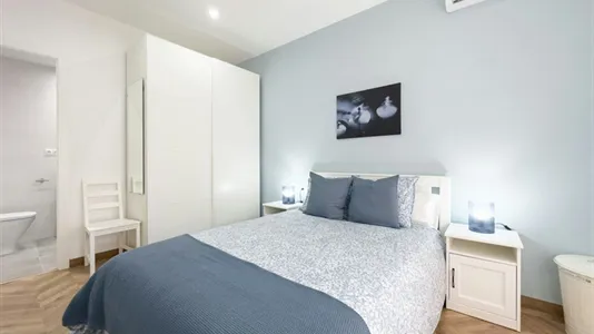 Apartments in Barcelona Eixample - photo 2