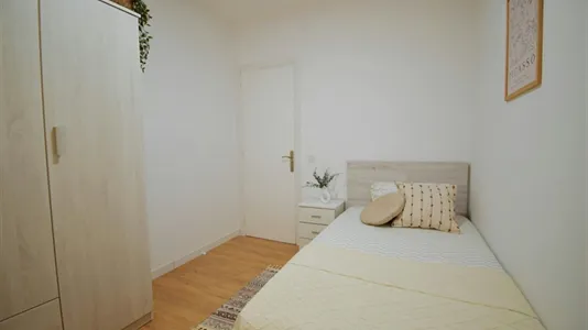 Rooms in Lleida - photo 4