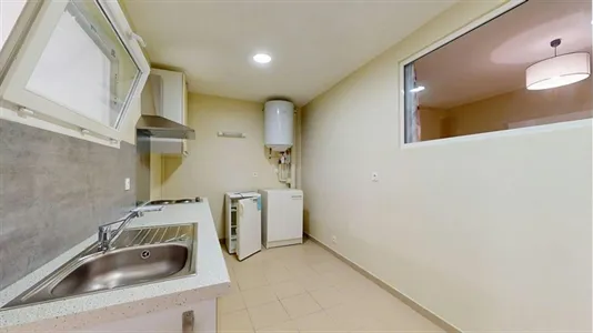 Apartments in Nîmes - photo 7