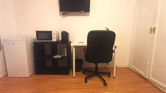 Rooms in Alcalá de Henares - photo 8