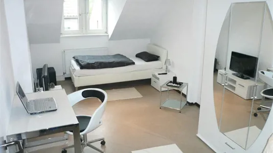 Rooms in Frankfurt Süd - photo 3