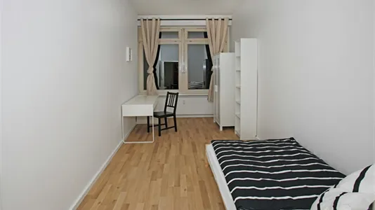 Rooms in Berlin Charlottenburg-Wilmersdorf - photo 1
