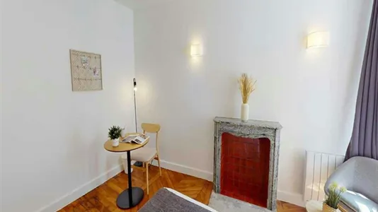 Rooms in Paris 8ème arrondissement - photo 2